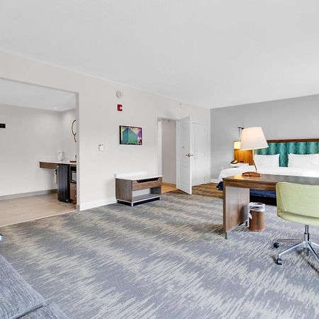 Hampton Inn & Suites Sarasota / Bradenton - Airport Екстериор снимка