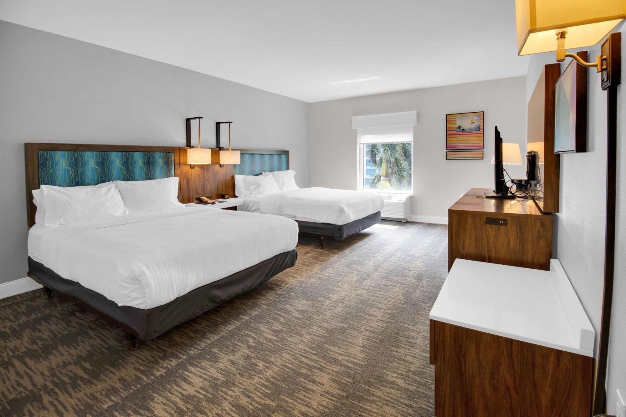 Hampton Inn & Suites Sarasota / Bradenton - Airport Екстериор снимка